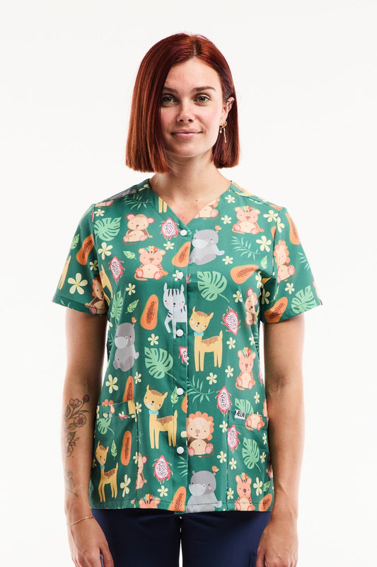 Medische blouse met jungleprint – Groene savannedieren