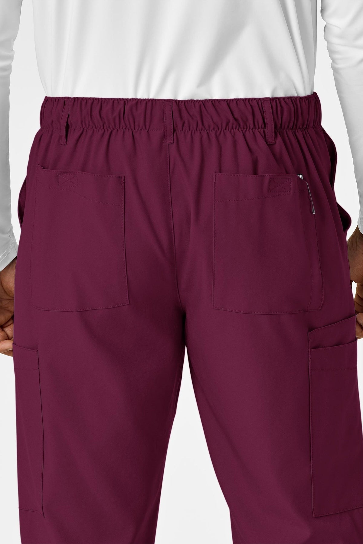Bordeaux medische broek met elastische taille en cargozakken voor een complete medische set